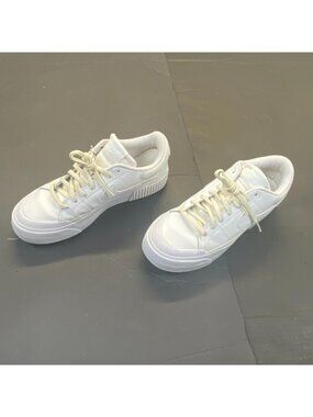 Nike Court Legacy Lift Women’s Platform Sneaker Triple White DM7590-101 Size 8.5
